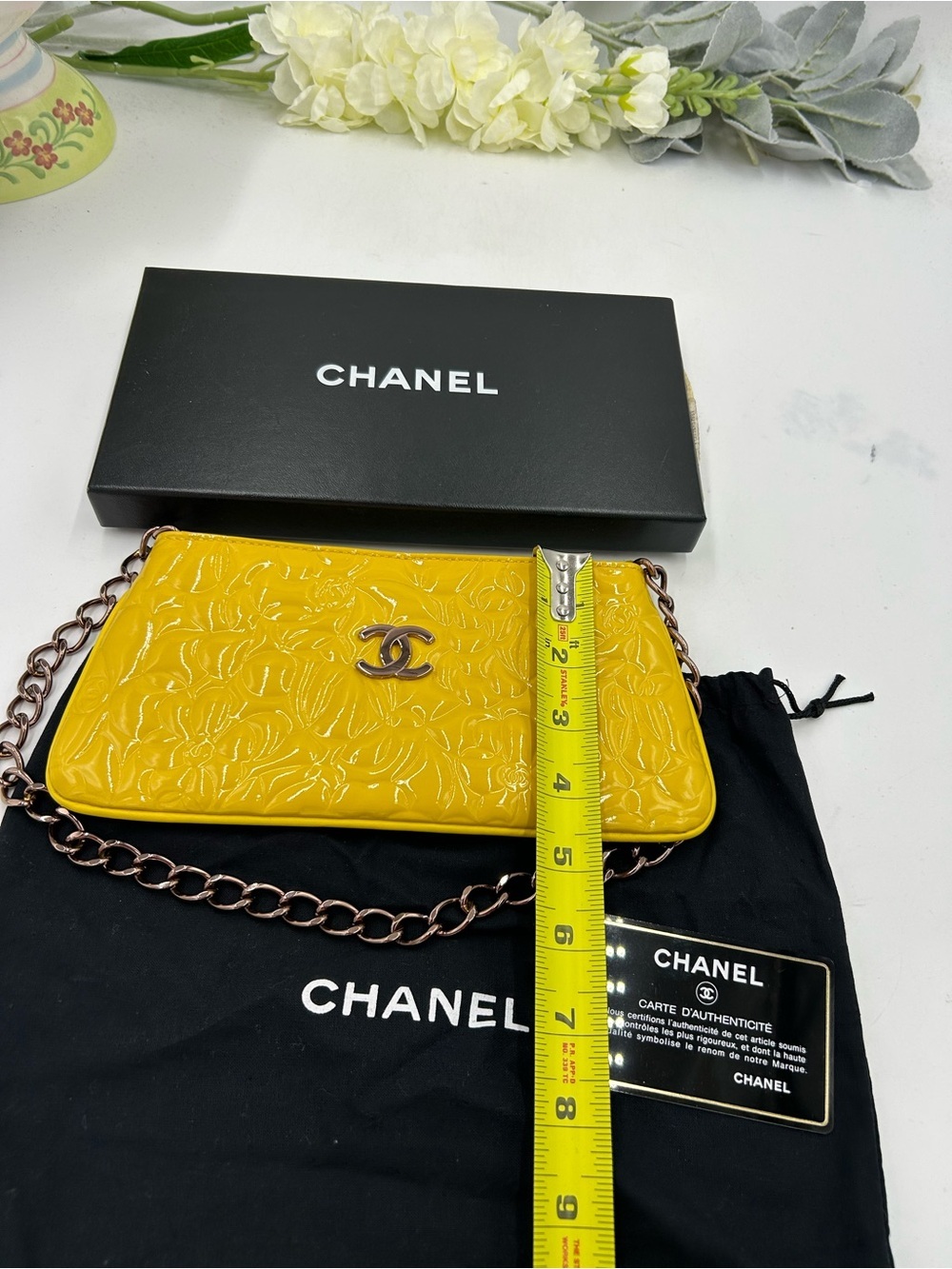 Women's Chanel patent leather floral embossed shoulder bag made in Italy - Picture 10 of 10